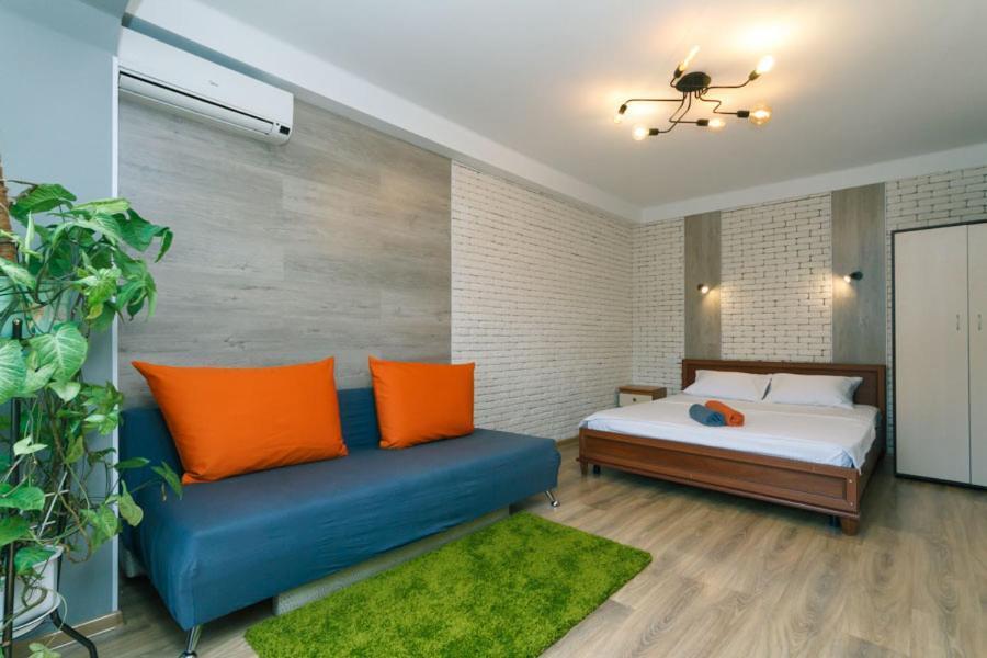 Apartment Near Dream Town Киев Екстериор снимка