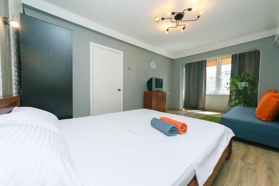 Apartment Near Dream Town Киев Екстериор снимка